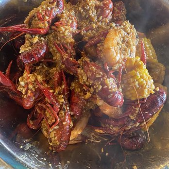 The Crawfish Hut - Seafood Near Me - Burien, Washington