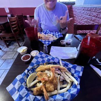 Blackbeard's On The Beach - Fish & shrimp combo - Seafood Near Me - Corpus Christi, Texas