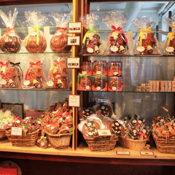 Jacques Torres Chocolate - Chocolatiers & Shops Near Me - Brooklyn, New York