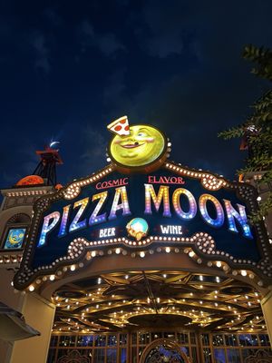 Pizza Moon by null