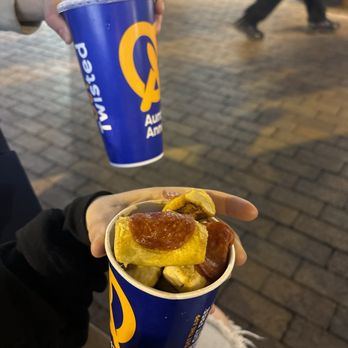 Auntie Anne's - great service, super helpful! - Pretzels Near Me - Los Angeles, California