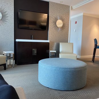 Grand Pequot Tower - Jr suite. 1-1/2 bath. Comfortable for sure. Wet bar and nice living room - Hotels Near Me - Mashantucket, Connecticut Grand Pequot Tower - Jr suite. 1-1/2 bath. Comfortable for sure. Wet bar and nice living room - Hotels Near Me - Mashantucket, Connecticut