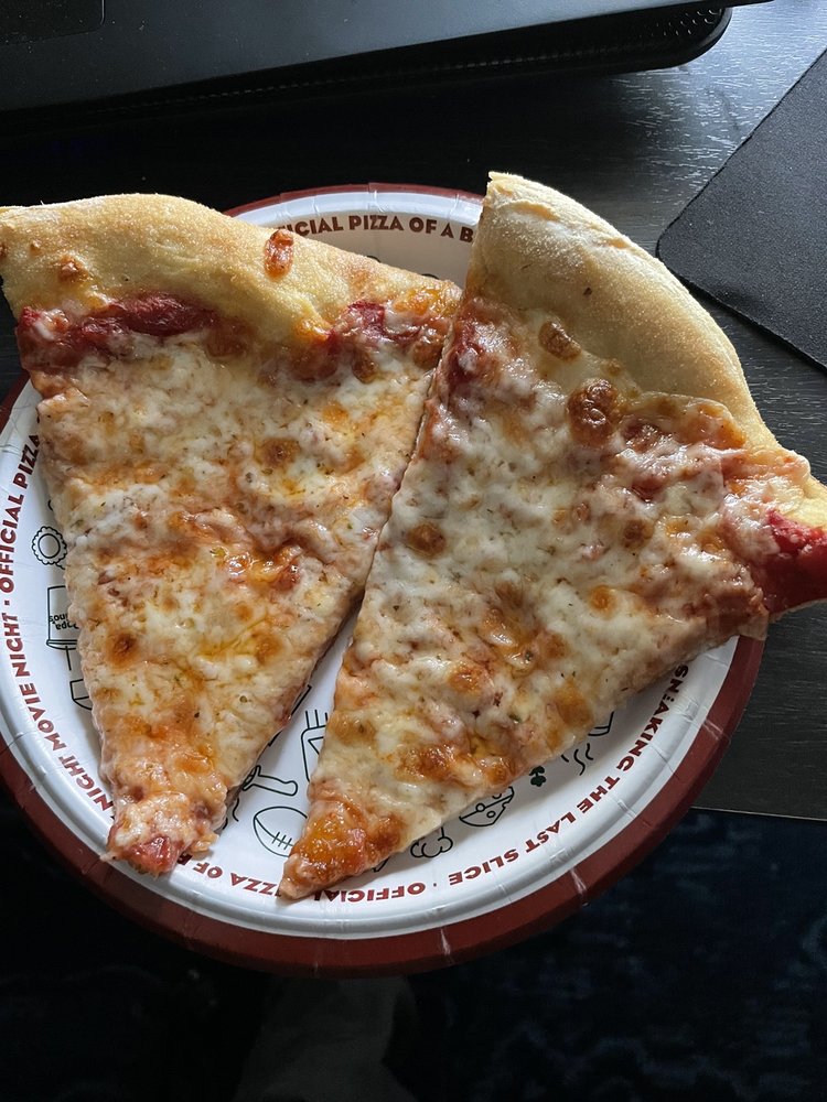 Papa Gino's Pizzeria, Derry Roadtrippers