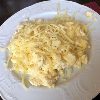 Bunters Coffee House - Scrambled eggs with cheese topping - Food Near Me - Hexham, NBL