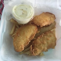 Main Street Burgers & Ice Cream - Fish strips basket with fried fish, fries and a breadstick