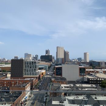 Lincoln Social Rooftop - View of Short North - American Near Me - Columbus, Ohio