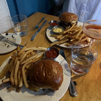 GusGus - Burgers - Bars Near Me - Saint Paul, Minnesota