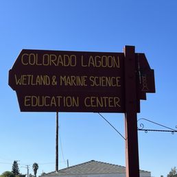 Sign at the south side of the lagoon.