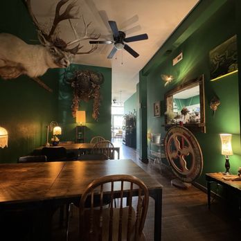 The Cut Cocktail Lounge