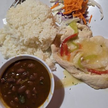 Latin Burger Grill - Garlic chicken with rice and beans - Barbeque Near Me - Río Grande, Puerto Rico Latin Burger Grill - Garlic chicken with rice and beans - Barbeque Near Me - Río Grande, Puerto Rico