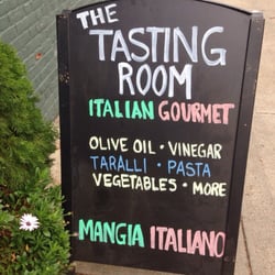 The Tasting Room - Excellent specialty Italian food store!