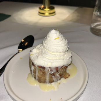 Linden - Bread pudding dessert - New American Near Me - Los Angeles, California Linden - Bread pudding dessert - New American Near Me - Los Angeles, California