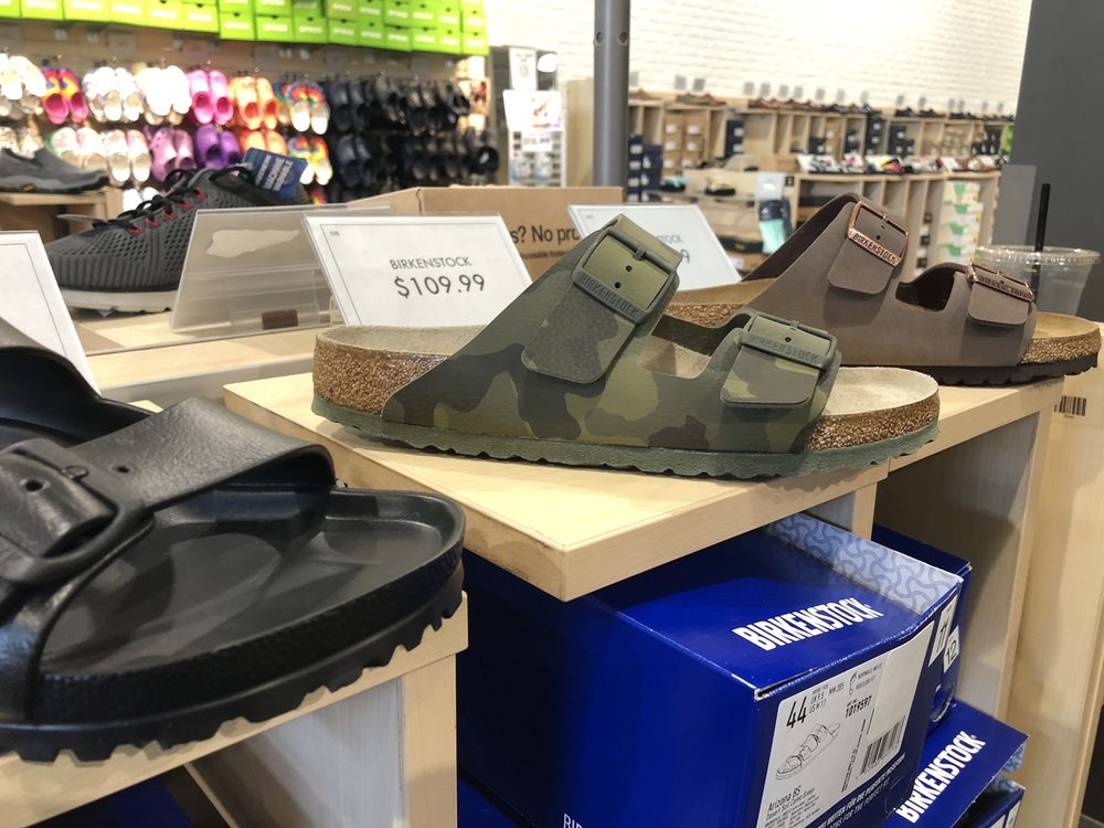 DSW DESIGNER SHOE WAREHOUSE Updated October 2024 22 Photos & 10