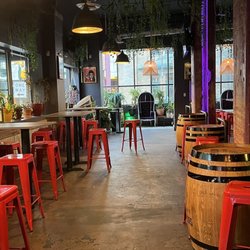 The Saint Shack - Inside seating