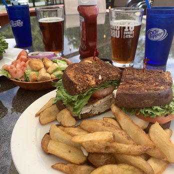 Columbia Valley Brewing - Chicken BLT - Breweries Near Me - Wenatchee, Washington