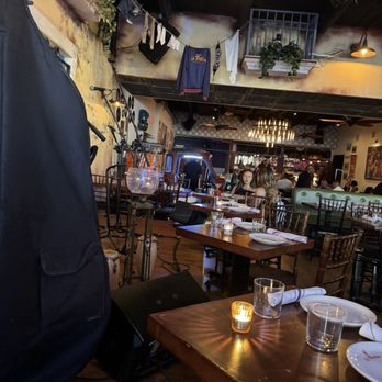 Cafe La Trova - Restaurant - Cocktail Bars Near Me - Miami, Florida