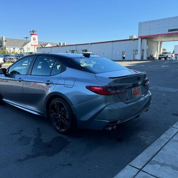 Manhattan Beach Toyota - Great purchasing experience from Kenia! - Car Dealers Near Me - Manhattan Beach, California