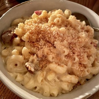 District Kitchen & Bar - MAC & CHEESE pancetta, smoked gouda, roasted tomato, panko   Must get!! - New American Near Me - Pittsfield, Massachusetts