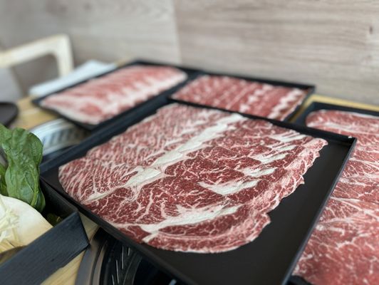 Mumu Hot Pot by null