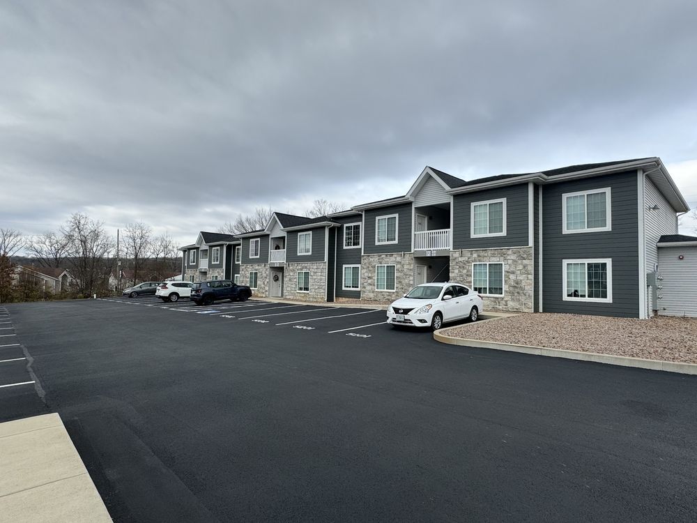 CAMDEN CREST APARTMENTS Updated June 2024 1201 W Columbia St