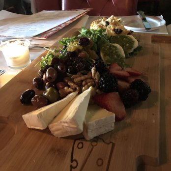 Paris Room - Bars Near Me - Chagrin Falls, Ohio