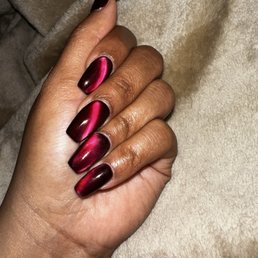 Cat eye nails
