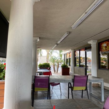 Steve's Burgers West - Outdoor patio with nice breeze - Breakfast & Brunch Near Me - Hemet, California Steve's Burgers West - Outdoor patio with nice breeze - Breakfast & Brunch Near Me - Hemet, California
