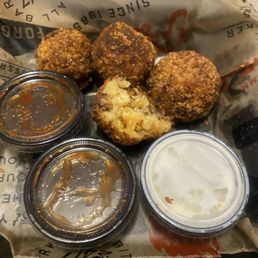 Brisket Mac & Cheese Bombs