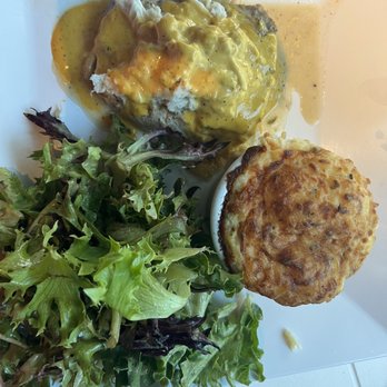 U-Tiki Beach - Grilled mahi mahi  with Lynn crab and  mango dressing .. utiki potatoes on the side - Seafood Near Me - Jupiter, Florida