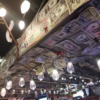Hemingway's Bistro - Bars Near Me - Beaufort, South Carolina