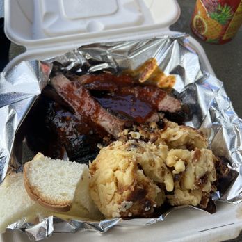 D Green's BBQ - Barbeque Near Me - Koloa, Hawaii