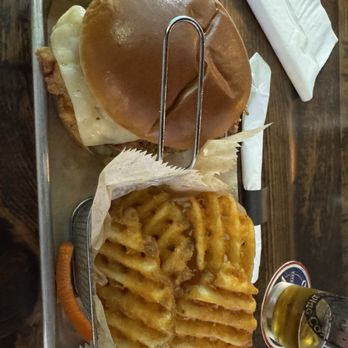 Local Pint - Big Dill Sandwich, excellent - Beer Bar Near Me - Flower Mound, Texas