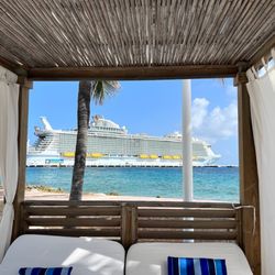 MickeyTravels - Heather Contorno
