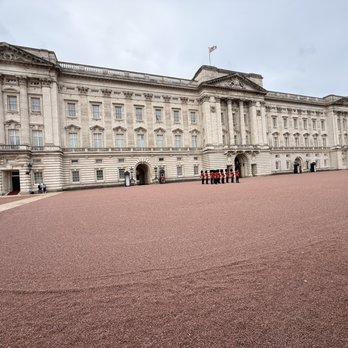 Buckingham Palace - Landmarks & Historical Buildings Near Me - London, XGL