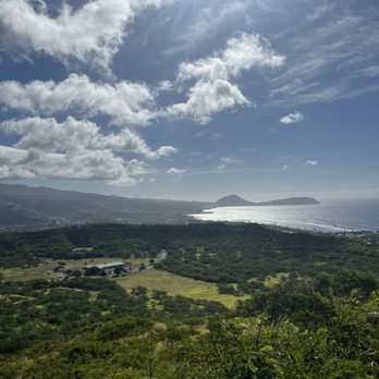 Diamond Head Beach Park - Top of Diamond head - Parks Near Me - Honolulu, Hawaii
