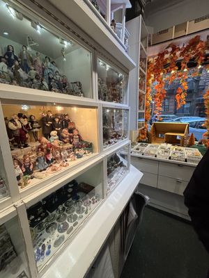 Tiny Doll House by null