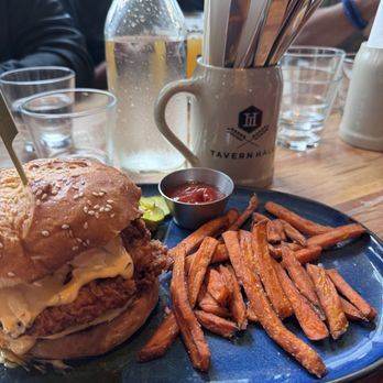 Tavern Hall - New American Near Me - Bellevue, Washington