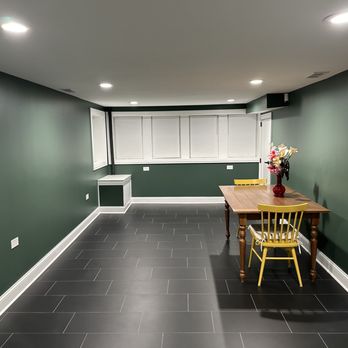 O's Decorating - a dining room with green walls - Painters Near Me - Chicago, Illinois