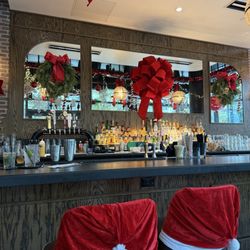 Small Giant - Bar area