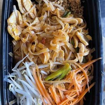 White Elephant - Chicken Pad Thai - Thai Near Me - Anaheim, California