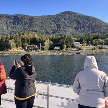 Lighthouse  Excursion - Boat Tours Near Me