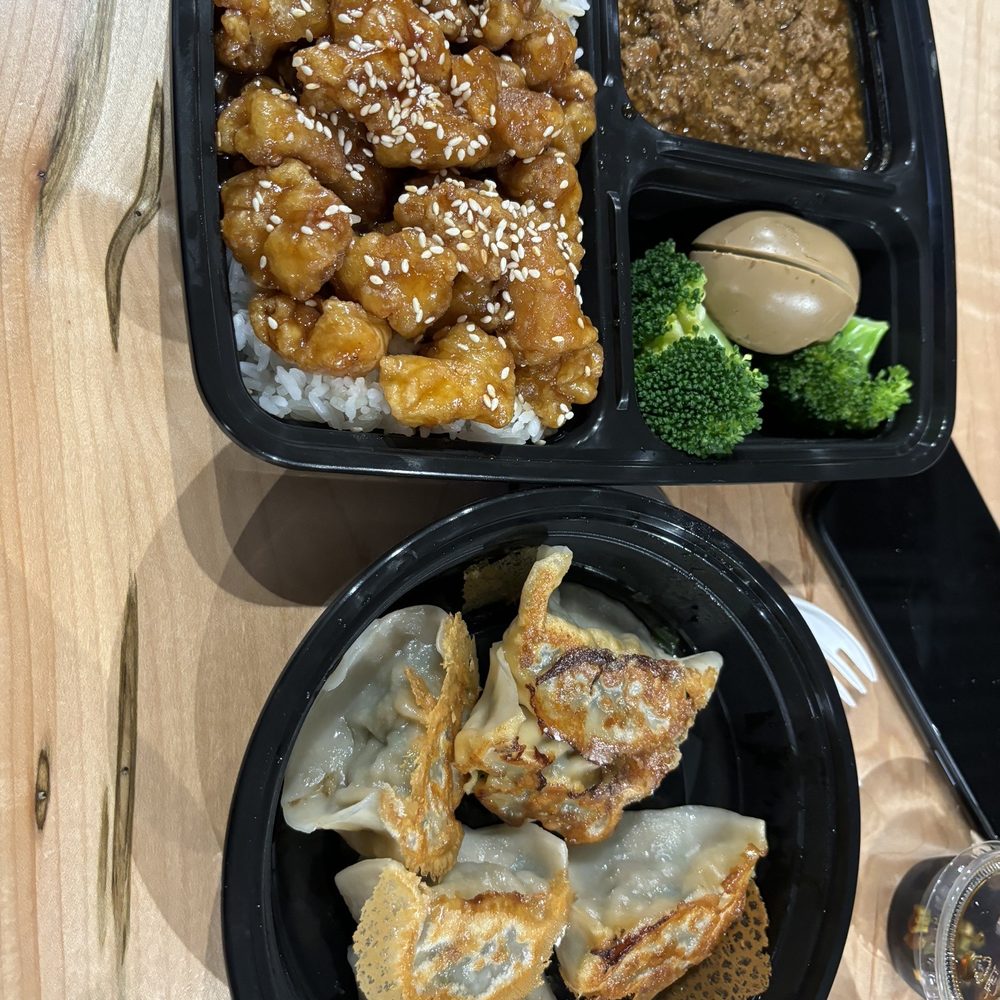 Q Noodles - Pork and chive dumplings and sesame chicken - Noodles Near Me - Cary, North Carolina Q Noodles - Pork and chive dumplings and sesame chicken - Noodles Near Me - Cary, North Carolina