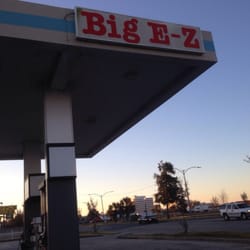 Lake Forest Fuel Stop - Fuel pumps