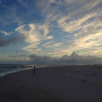 Spongeorama - The best time to come is at sunset, as you can see. - Gift Shops Near Me - Tarpon Springs, Florida Spongeorama - The best time to come is at sunset, as you can see. - Gift Shops Near Me - Tarpon Springs, Florida