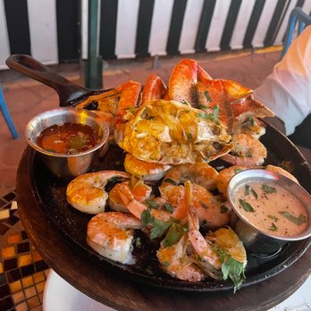 The Dead Fish - Crab & shrimp skillet - Seafood Near Me - Crockett, California The Dead Fish - Crab & shrimp skillet - Seafood Near Me - Crockett, California