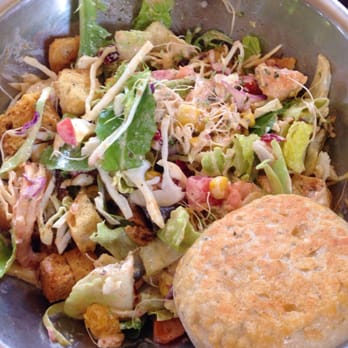 Salata - Mix salata, seafood mix, chipotle chicken, cabbage, corn, mandarin oranges, croutons, carrots, cranberries with chipotle sauce. - Salad Near Me - Houston, Texas