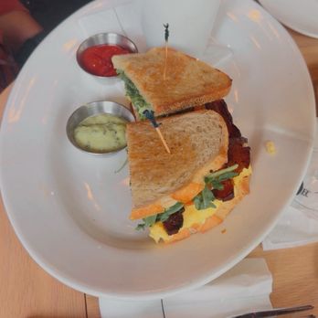 Cooper’s Hawk Winery & Restaurant - Candied Bacon BLT - New American Near Me - Columbus, Ohio