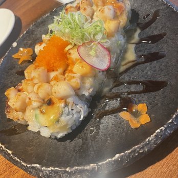 Te- Buru - Baked scallop roll - Sushi Bars Near Me - Long Beach, California Te- Buru - Baked scallop roll - Sushi Bars Near Me - Long Beach, California