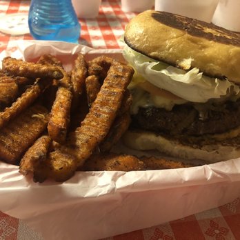 Montgomery Burger Fresh - Award Burger with Sweet Potato Fries - Burgers Near Me - Montgomery, Texas