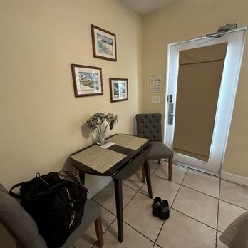The Capri At Siesta - Unit 101 - Hotels Near Me - Sarasota, Florida The Capri At Siesta - Unit 101 - Hotels Near Me - Sarasota, Florida